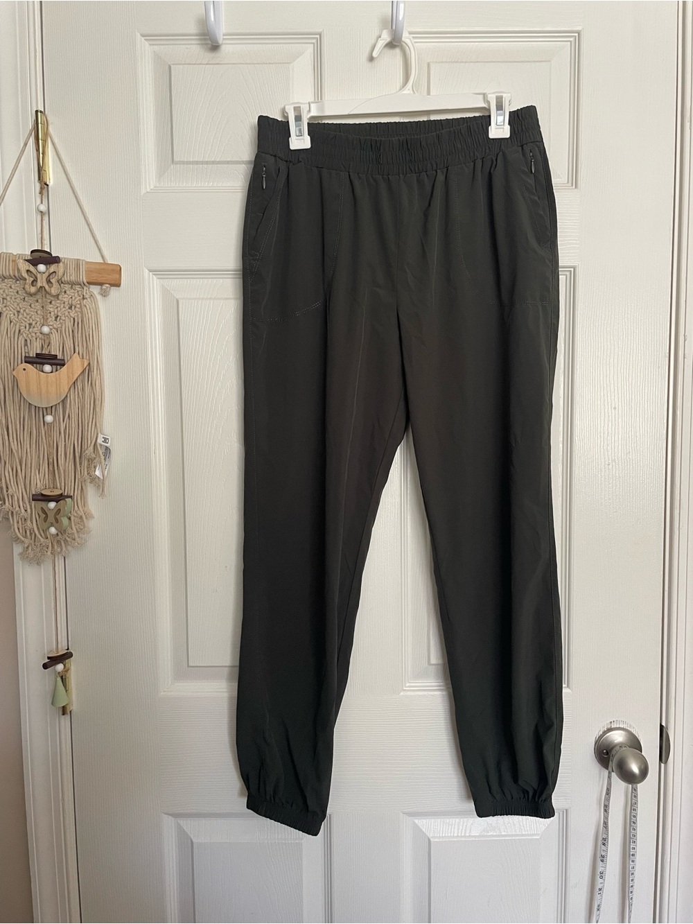 Zac & Rachel Women’s size Medium Lightweight Jogger Pants - Dark Green